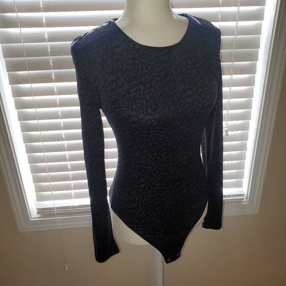 Yummy Sweater Co. Black Gray Animal Print Bodysuit - Size Large - Picture 6 of 9
